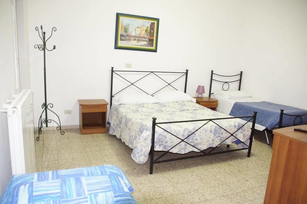 Albergo Pensione Ardenza Self Check-In Livorno Bagian luar foto