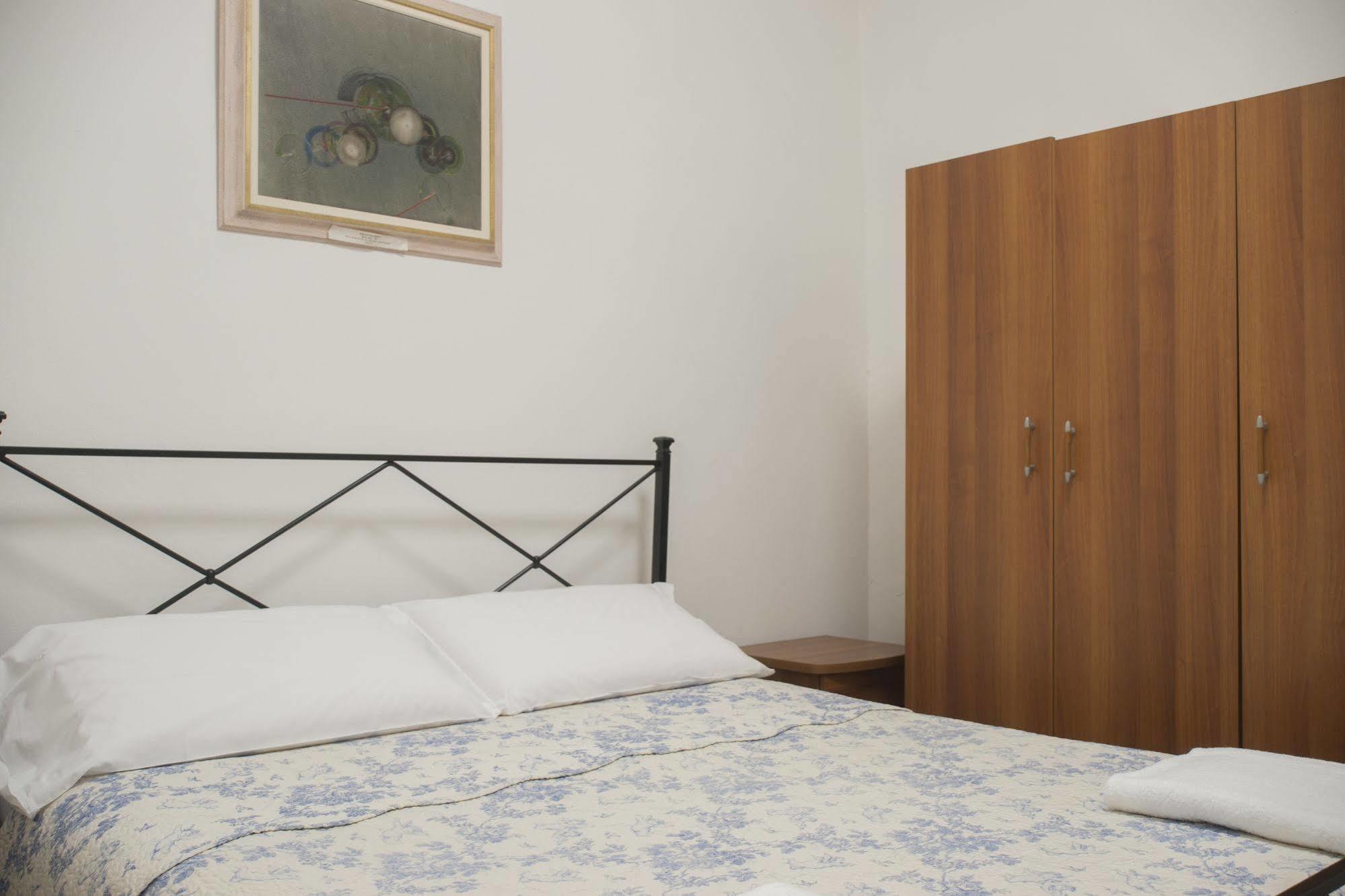 Albergo Pensione Ardenza Self Check-In Livorno Bagian luar foto