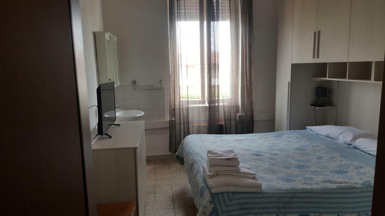 Albergo Pensione Ardenza Self Check-In Livorno Bagian luar foto