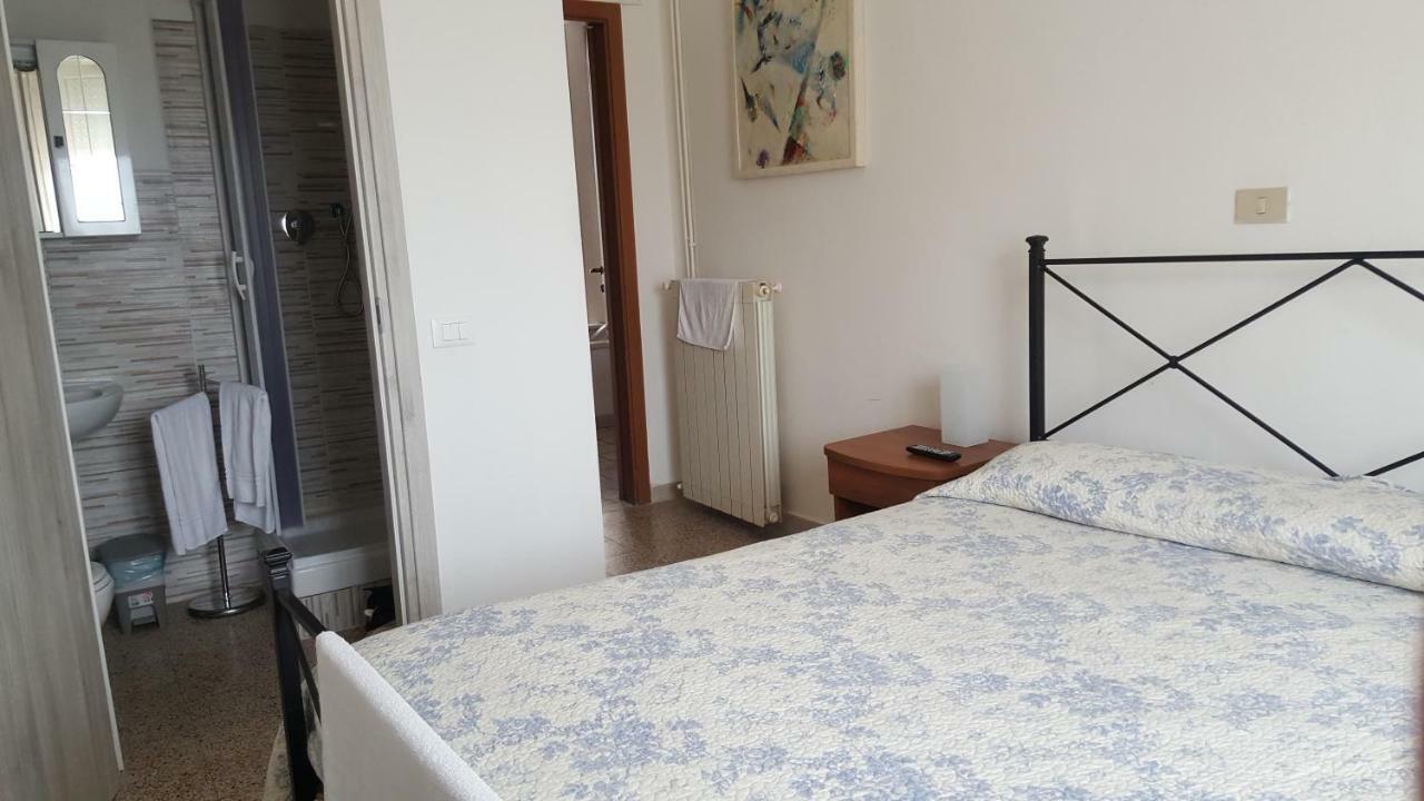 Albergo Pensione Ardenza Self Check-In Livorno Bagian luar foto