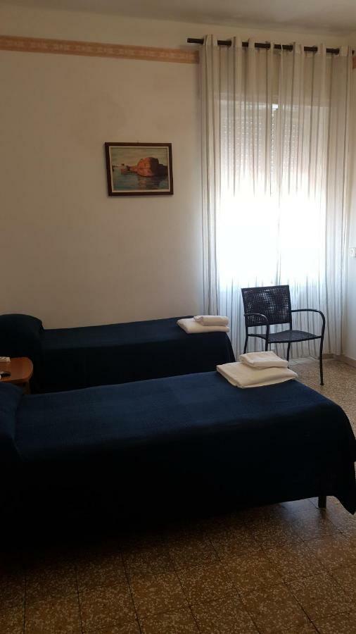 Albergo Pensione Ardenza Self Check-In Livorno Bagian luar foto